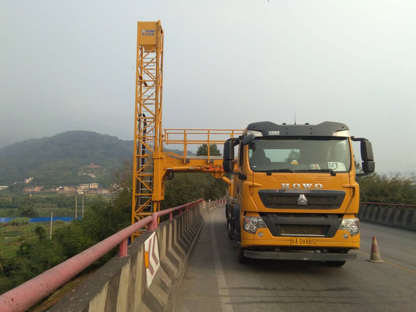 18米橋梁檢測(cè)車(chē)出租案例